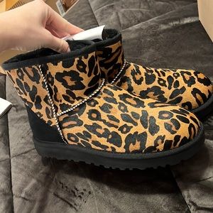 Womens Ugg boots size 8